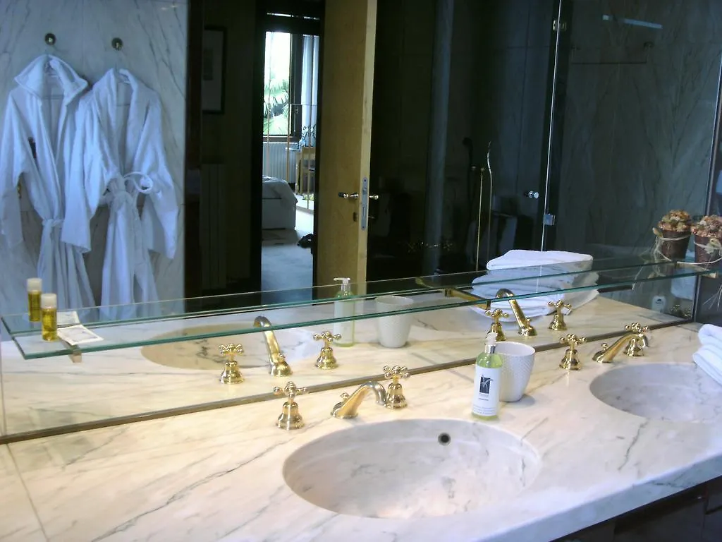 Bed & Breakfast Villa Adriana Varese - Camere E Appartamenti Italy